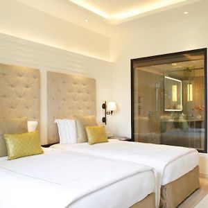 Deluxe Room City View Twin Bed